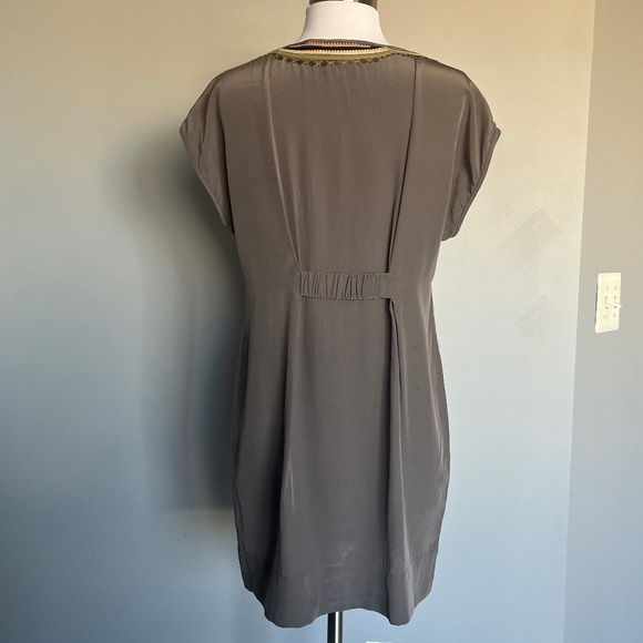 Trina Turk Silk Sheath Sleeveless Gray Leather Neck Embellishment Tunic Dress - Picture 6 of 14
